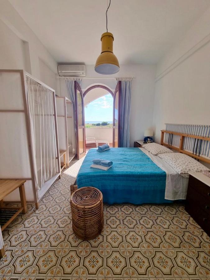 Villa Vista Mare Su Tre Piani Con Giardino Falerna Exterior foto
